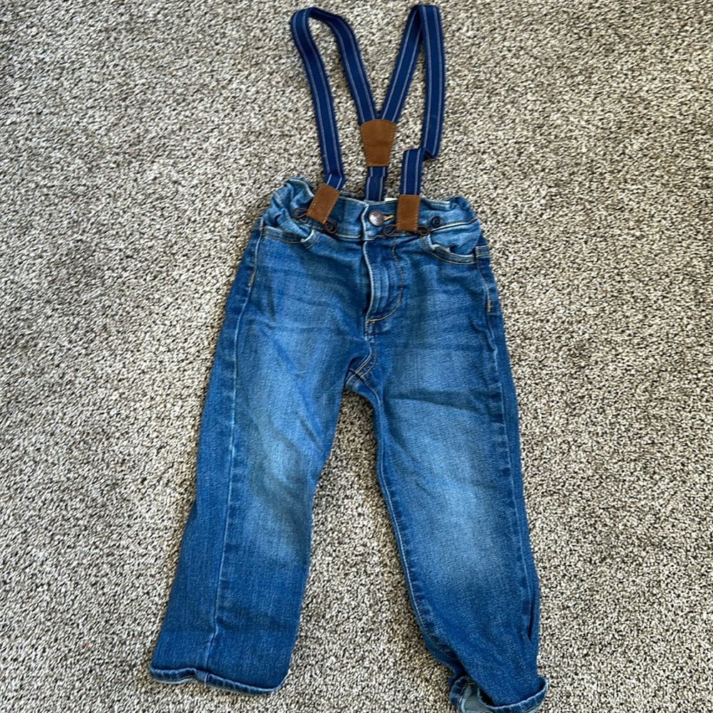 Jeans with suspenders